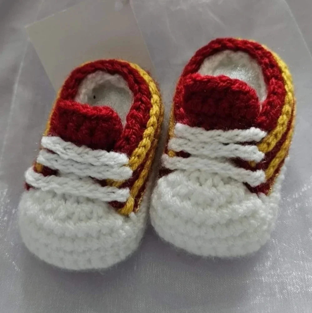 Croched chief baby shoes 0-3months